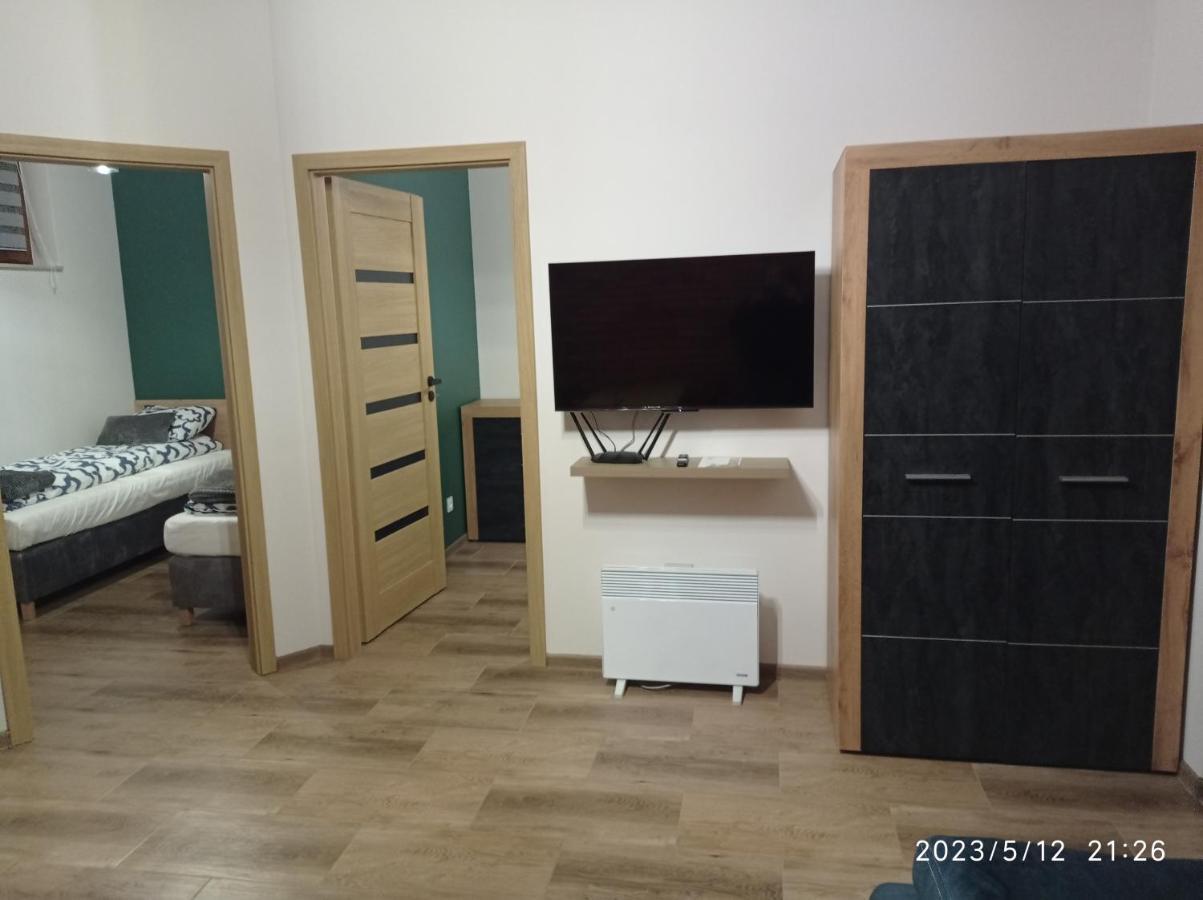 Loft Park Zator, Lokalizacja Przy Wej Parkuヴィラ エクステリア 写真
